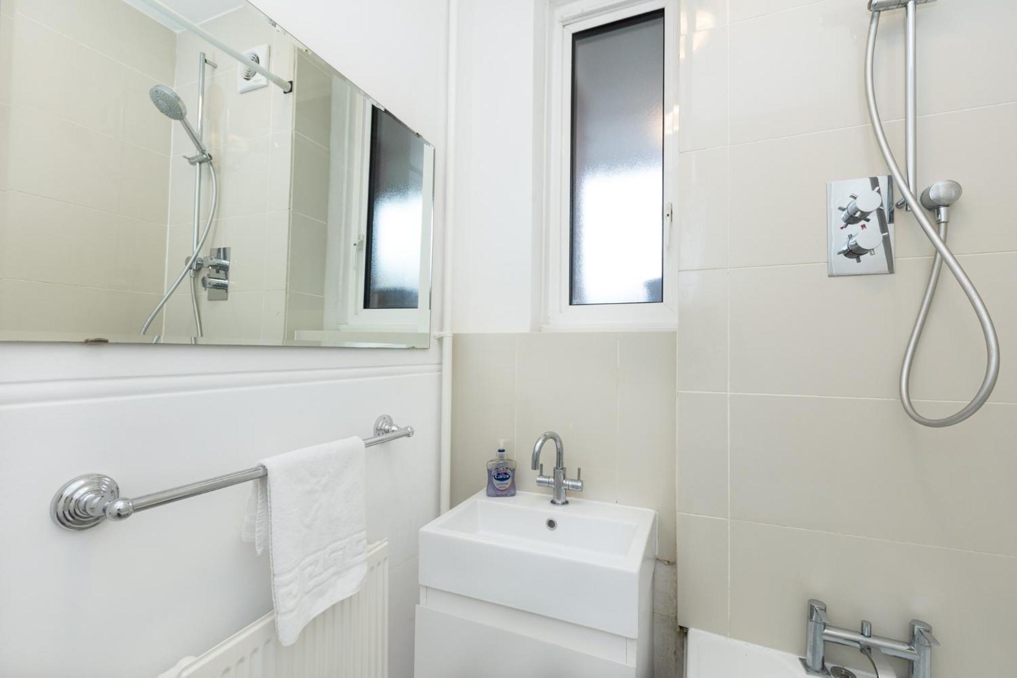 Bright Modern 1 Bedroom Flat, 5 Min To Vauxhall St لندن المظهر الخارجي الصورة